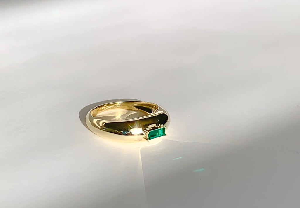Legier Bubble Bezel Small Baguette Ring with emerald
